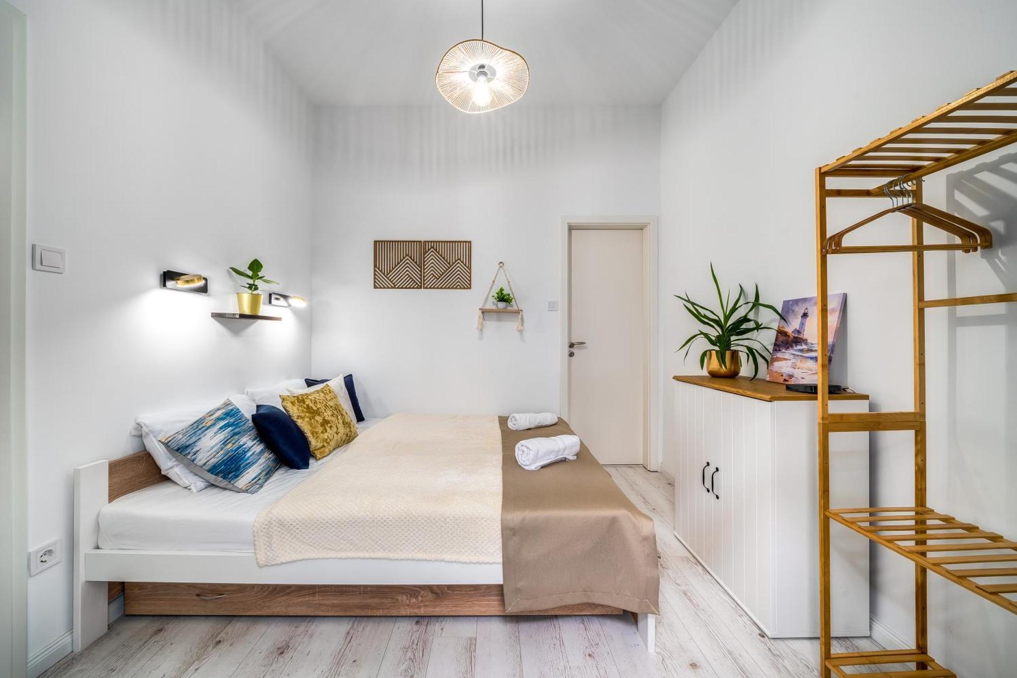 Klauzal By Stn Apartment